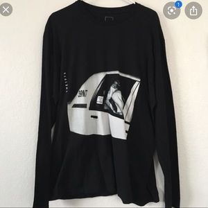 ISO: this the 1975 shirt!!